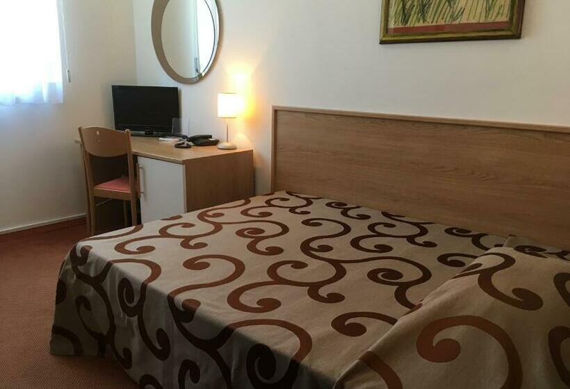 标准单人间, Carlton