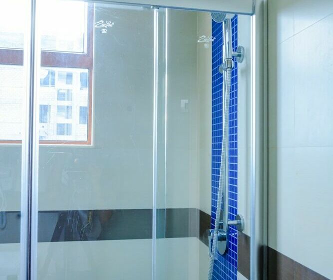 Quarto Superior, Clear Sky Inn