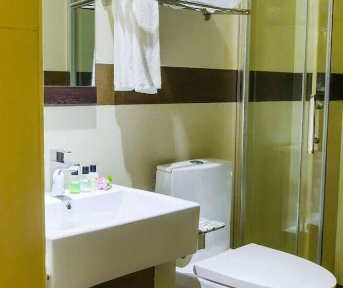Quarto Superior, Clear Sky Inn