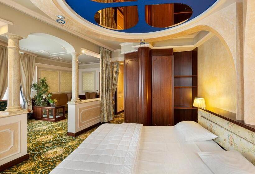 סוויטה עם ג'קוזי, Dream