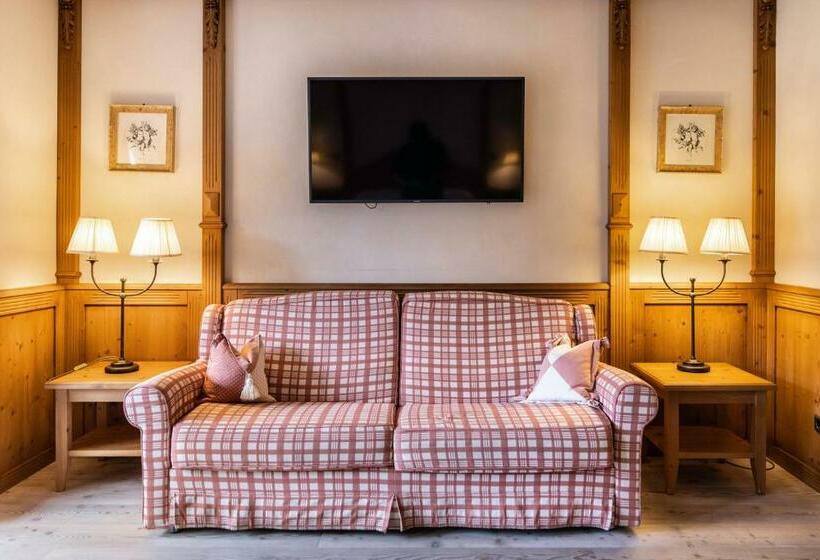 غرفة سوبيريور, Fanes