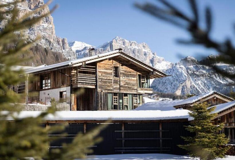 شاليه غرفة نوم واحدة, Fanes