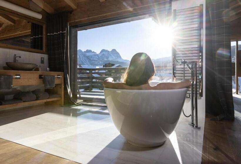 شاليه غرفة نوم واحدة, Fanes