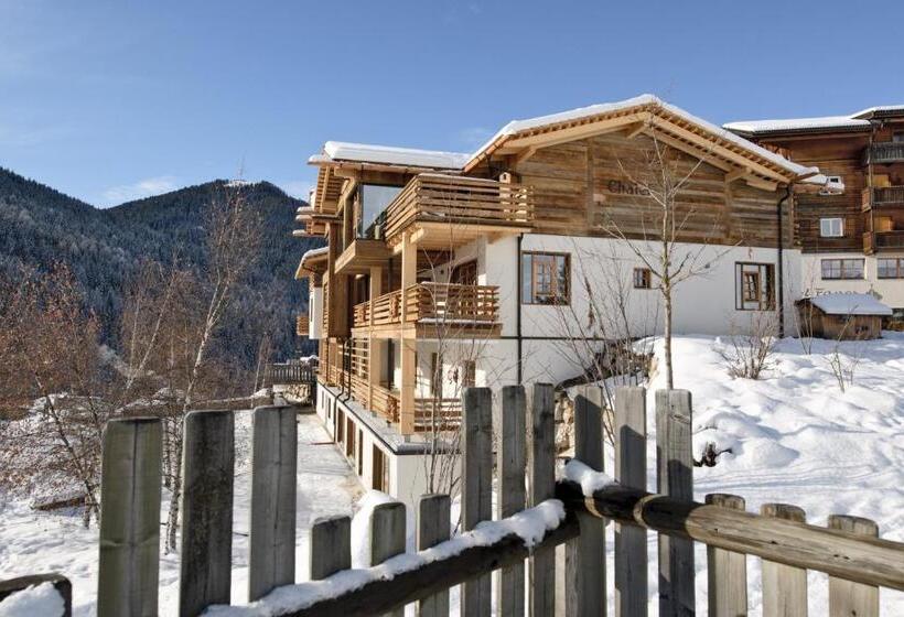 شاليه غرفة نوم واحدة, Fanes