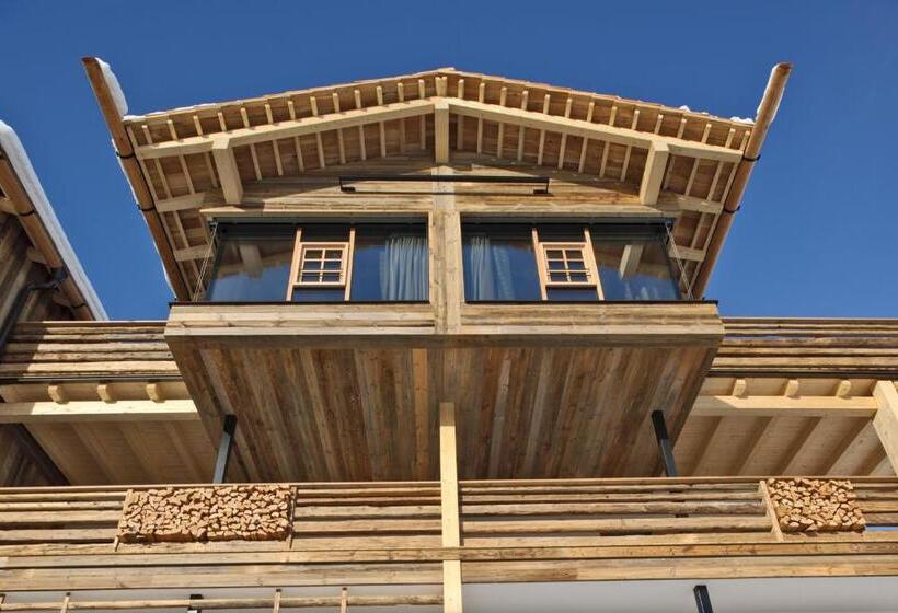 شاليه غرفة نوم واحدة, Fanes