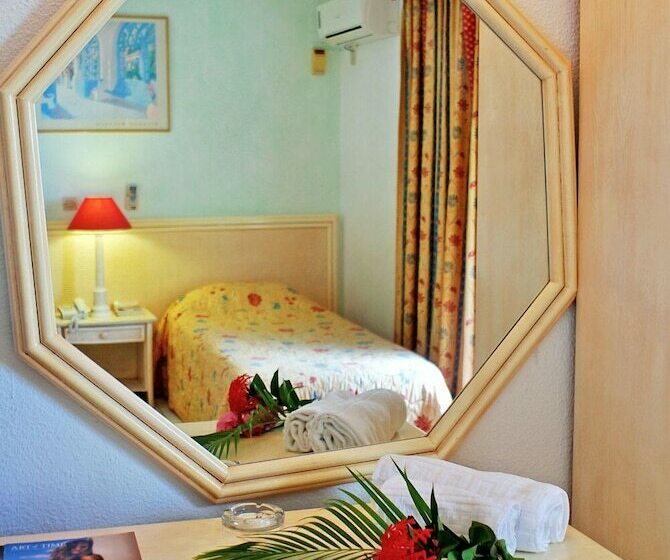 اتاق اکونومی, Golfe