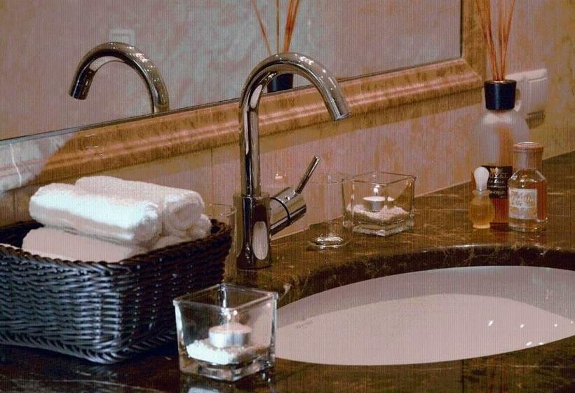 舒适型房间, Grones