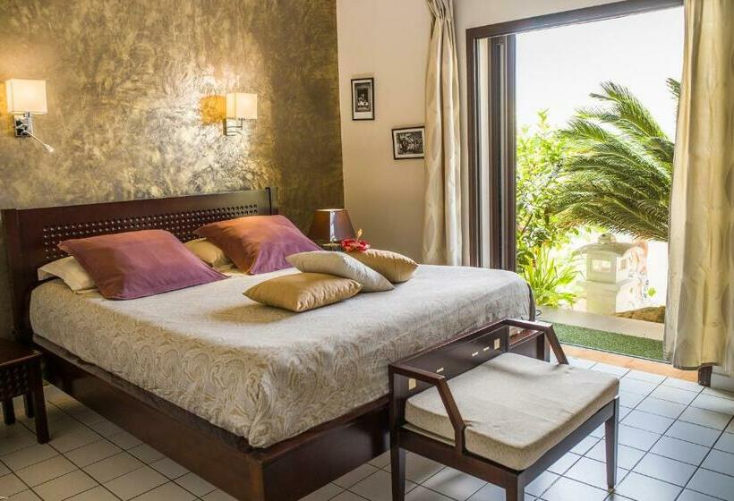 اتاق استاندارد با چشمانداز استخر, Hibiscus