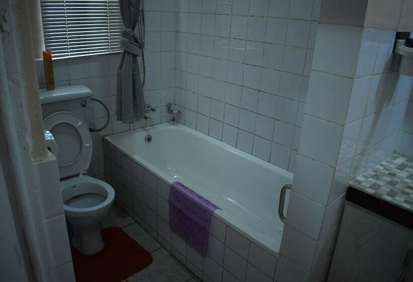 اتاق لوکس سه تخته, Imperial Town