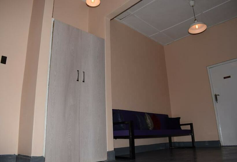 اتاق لوکس سه تخته, Imperial Town