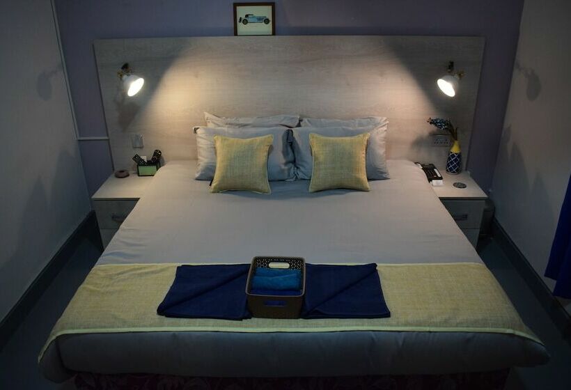 اتاق لوکس سه تخته, Imperial Town