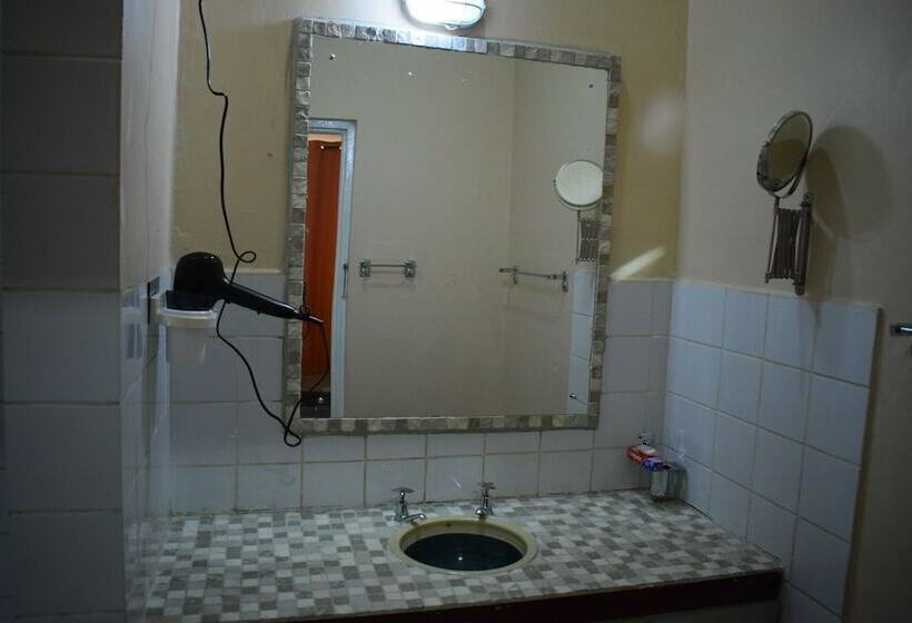 اتاق لوکس سه تخته, Imperial Town