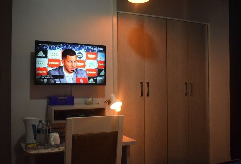 اتاق لوکس, Imperial Town