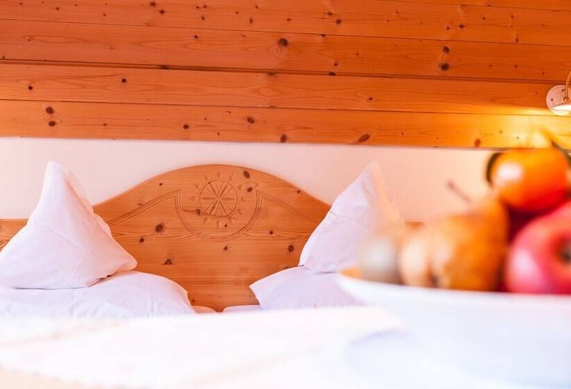 高级大房间, Jägerhof