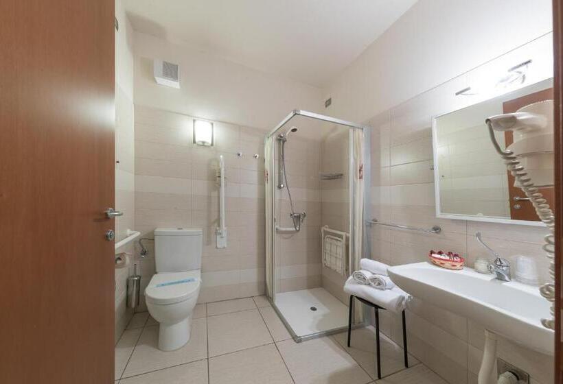 غرفة عائلية ذات إطلالة جانبية على البحر, La Ninfea