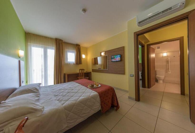 غرفة عائلية ذات إطلالة جانبية على البحر, La Ninfea