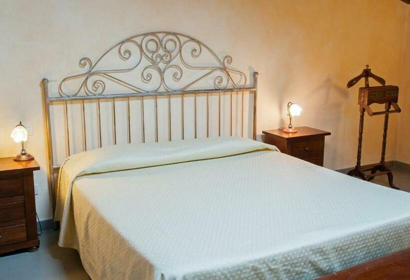 수피리어 룸, La Tavola Rotonda