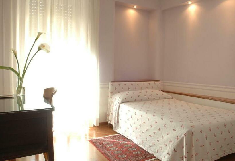 اتاق استاندارد یک نفره, Lancelot