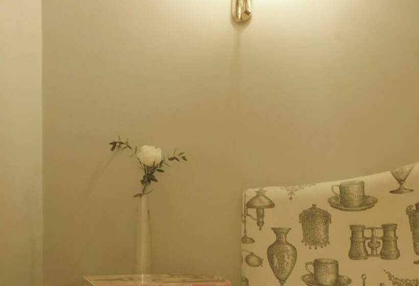 اتاق استاندارد یک نفره, Lancelot