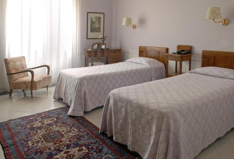 اتاق استاندارد, Lancelot