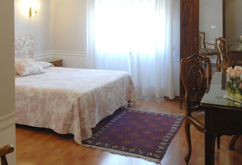 اتاق استاندارد, Lancelot