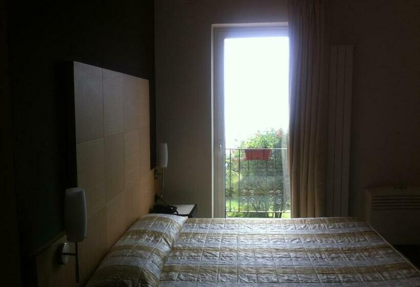 חדר סטנדרט, Lido Di Angera