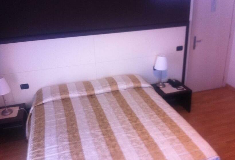 חדר סטנדרט נוף לאגם, Lido Di Angera