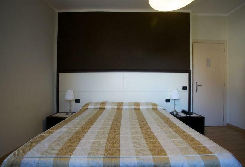 חדר סטנדרט נוף לאגם, Lido Di Angera