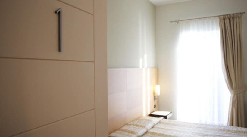 غرفة قياسية مطلّة علي البحيرة, Lido Di Angera