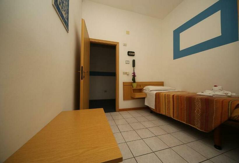 スタンダードシングルルーム, Lugano