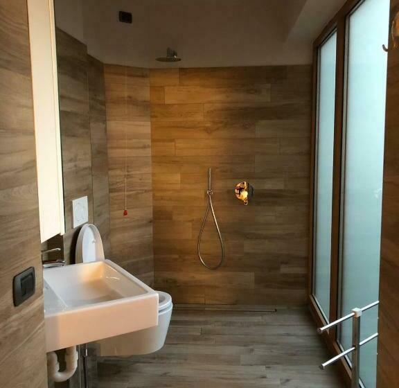 园景标准四人间, Meridiana