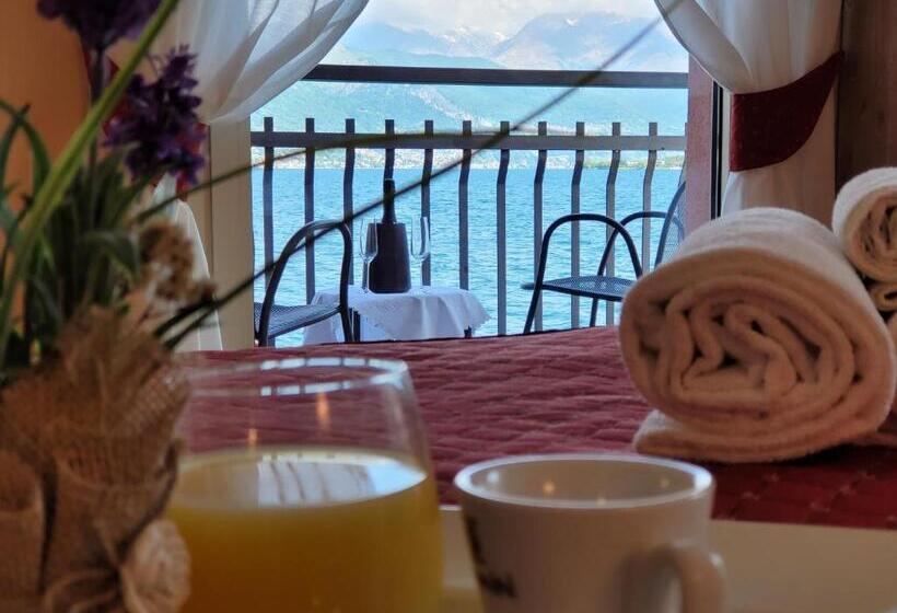 带大床的高级房间, Meridiana