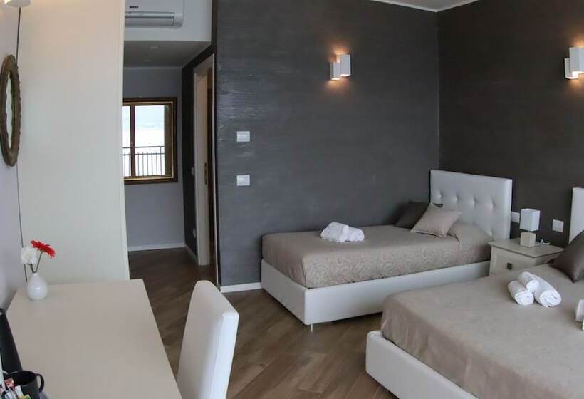 Suite with lake view, Meridiana