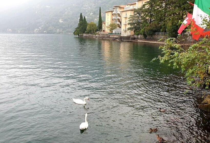 Suite with lake view, Meridiana