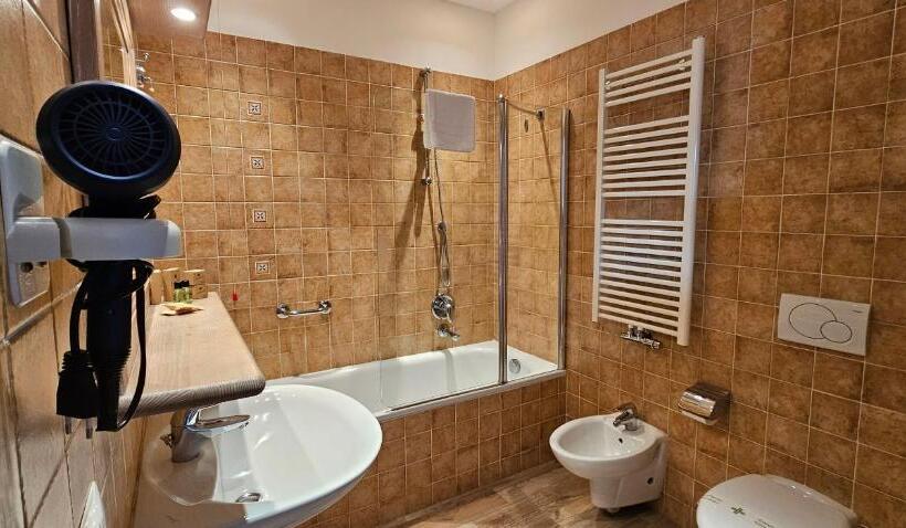 高级大房间, Meridiana