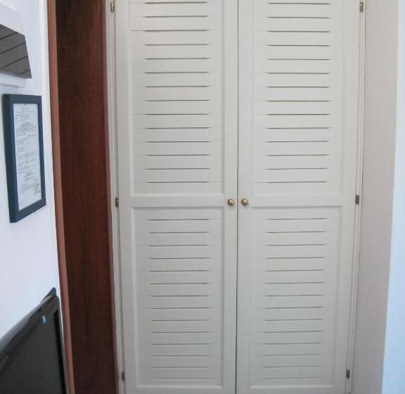 エコノミールーム, Moderno