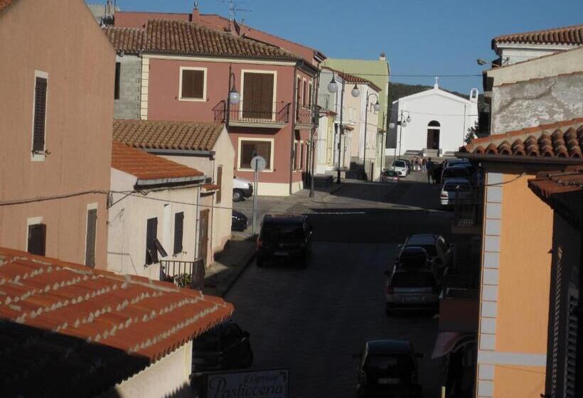 Comfort room with balcony, Moderno
