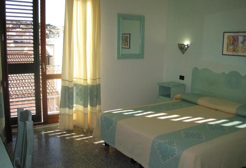 Comfort room with balcony, Moderno