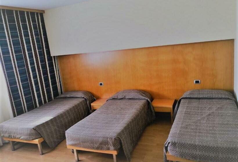 اتاق استاندارد سه تخته با چشمانداز باغ, Ristorante Trendy