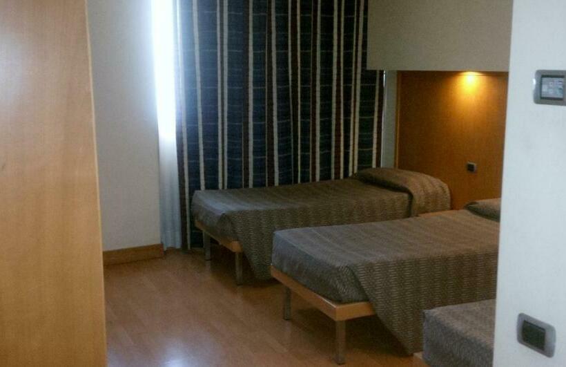 اتاق استاندارد سه تخته با چشمانداز باغ, Ristorante Trendy