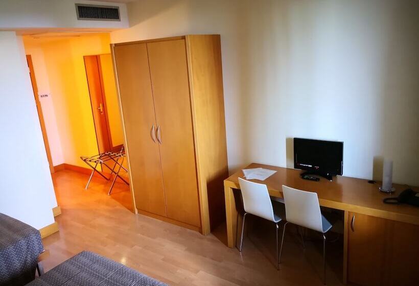 اتاق استاندارد سه تخته با چشمانداز باغ, Ristorante Trendy