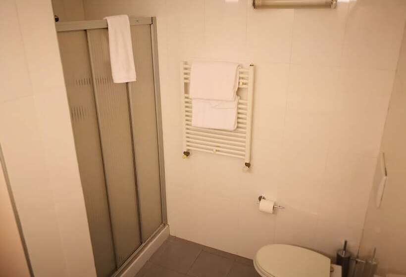 اتاق استاندارد سه تخته با چشمانداز باغ, Ristorante Trendy