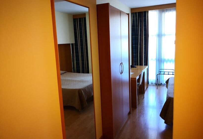 اتاق استاندارد چهارنفره با چشمانداز باغ, Ristorante Trendy