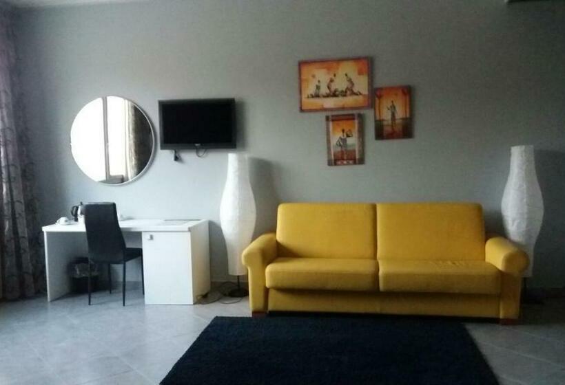 סוויטת ג'וניור, Saturday