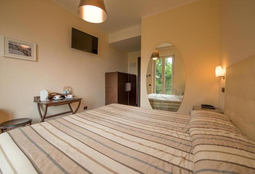 غرفة قياسية مزوَّدة بشُرفة, Albergo Silvio