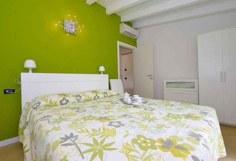 شقة غرفة واحدة مطلة على حمام السباحة, Albergo Silvio