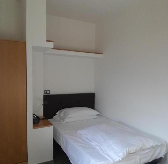 高级单人间, Sole Holiday