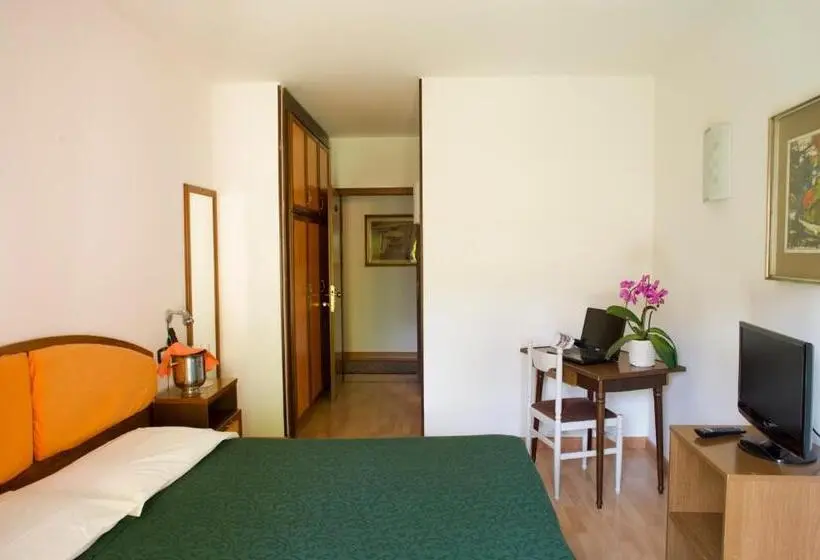 Classic-huone, Sole Holiday