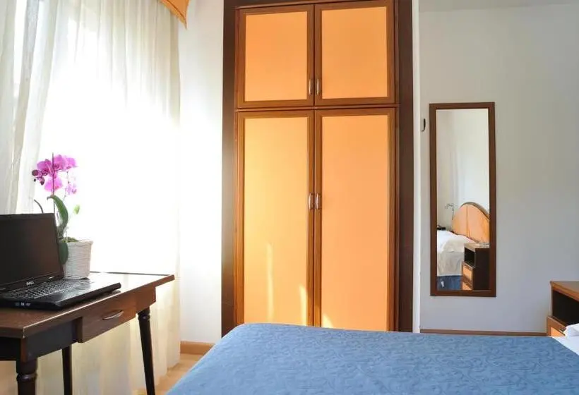 Classic-huone, Sole Holiday