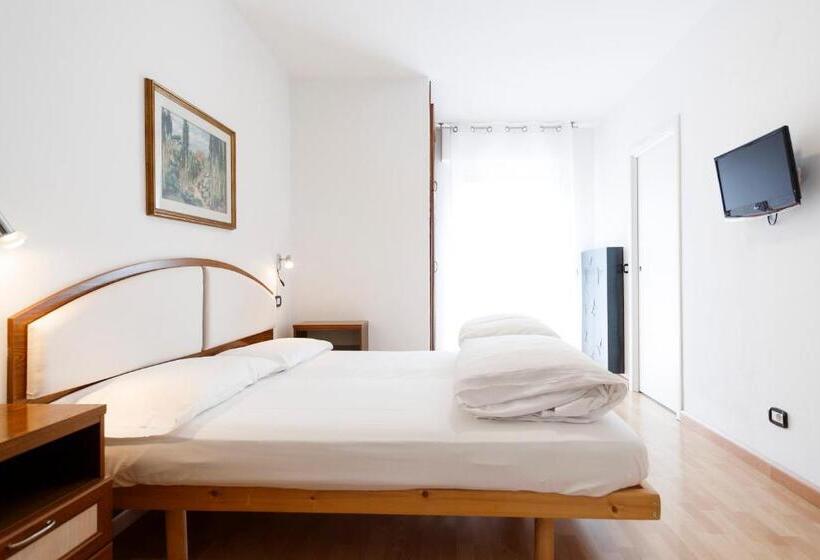 Classic room with balcony, Sole Holiday